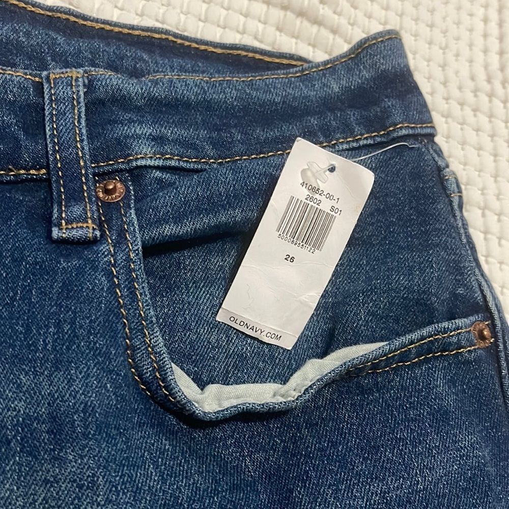 NWT- Old Navy- 26+. Extra High Rise Sky-Hi Straight - Picture 9 of 10